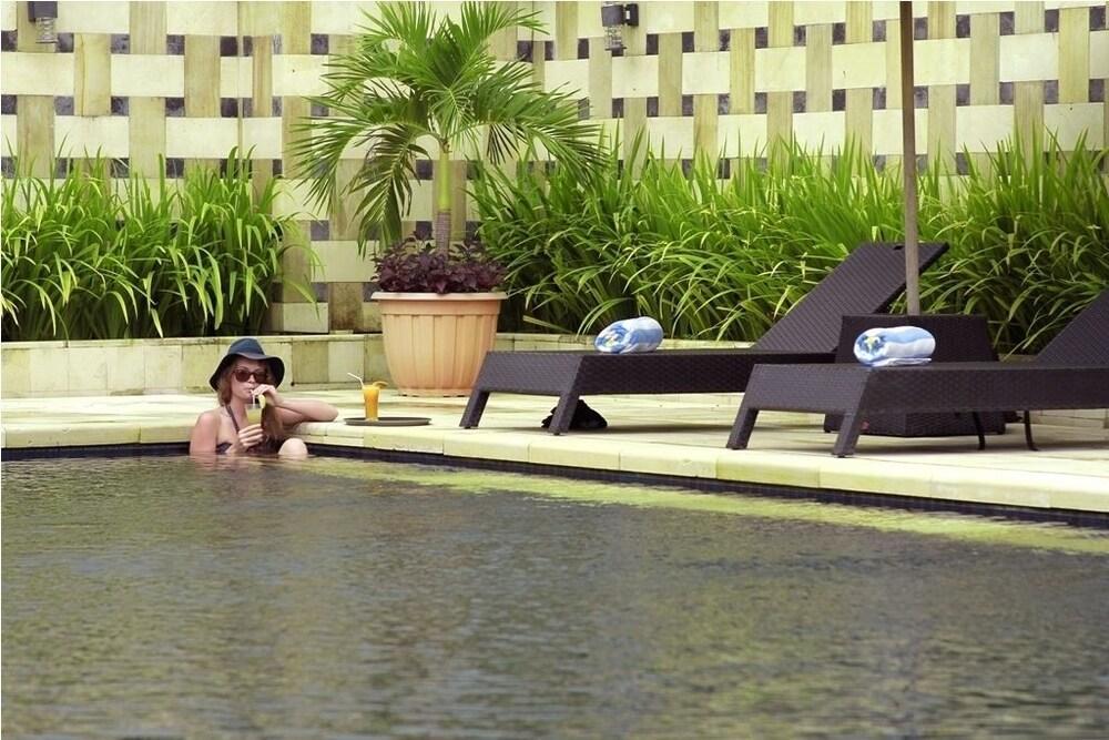 Premier Basko Hotel بادانج المظهر الخارجي الصورة